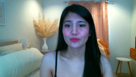 Snapshot of hotsweetangel00 chatting on December 2, 2:35 am Sweet Angel online show from December 2, 2:35 am