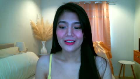 Snapshot of hotsweetangel00 chatting on December 3, 2:53 am Sweet Angel online show from December 3, 2:53 am