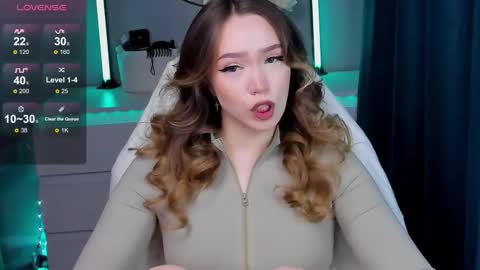 hello Im Eva online show from October 6, 9:38 am