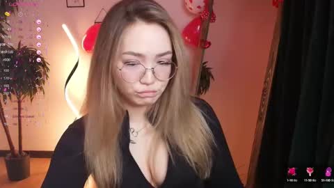 hello Im Eva online show from February 4, 5:21 am