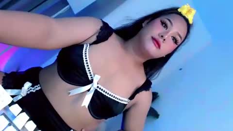 Snapshot of hotterthansex2 chatting on October 19, 8:52 am hotterthansex2 online show from October 19, 8:52 am