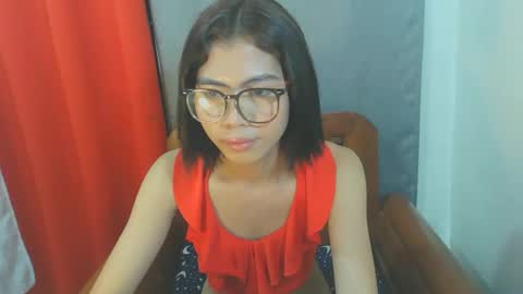 Snapshot of hottestdella69 chatting on October 6, 11:00 pm hottestdella69 online show from October 6, 11:00 pm
