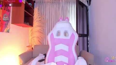 Veronica independent model online show from July 9, 9:30 pm
