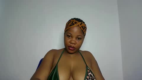 hotty_lora889 online show from March 8, 8:51 am