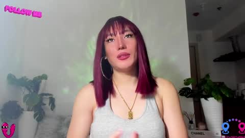 Snapshot of hottycrishinaxx chatting on February 13, 1:40 am crishinahotty online show from February 13, 1:40 am