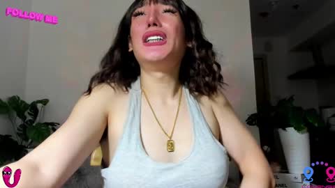 Snapshot of hottycrishinaxx chatting on February 22, 9:56 am crishinahotty online show from February 22, 9:56 am