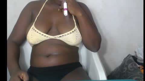 Snapshot of hottylissa1 chatting on October 6, 7:42 pm hottylissa1 online show from October 6, 7:42 pm