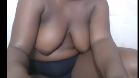 Snapshot of hottylissa1 chatting on October 5, 7:32 pm hottylissa1 online show from October 5, 7:32 pm