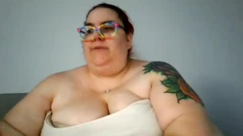 hotwife4685 online show from June 25, 9:31 pm