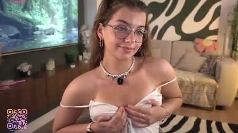 Diane online show from July 22, 10:17 am