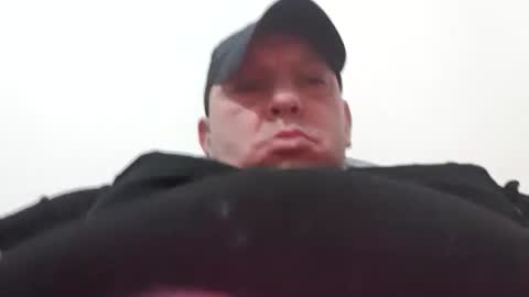 hugecummer10 online show from March 1, 3:05 pm