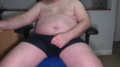 Snapshot of huggie_bear69 chatting on February 26, 7:23 am Huggie Bear online show from February 26, 7:23 am