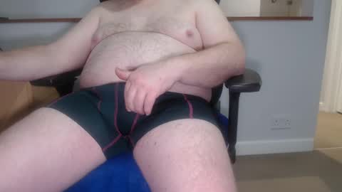 Snapshot of huggie_bear69 chatting on March 5, 10:22 am Huggie Bear online show from March 5, 10:22 am