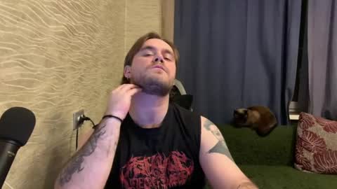 Hugo online show from April 24, 9:39 pm