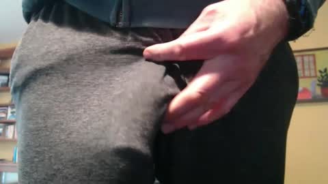 Snapshot of hung_hot_fit10 chatting on February 15, 12:15 am Big uncut cock dripping online show from February 15, 12:15 am