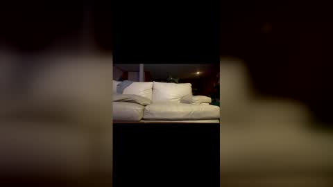 hungbwc99999 online show from April 22, 6:53 am