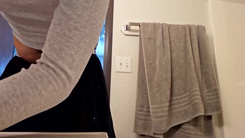 Hungrydavid420 online show from December 5, 5:00 pm