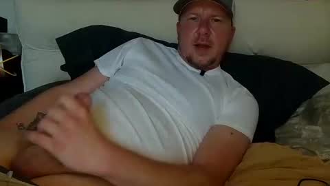 HuingsingleDad79 online show from May 13, 8:18 pm