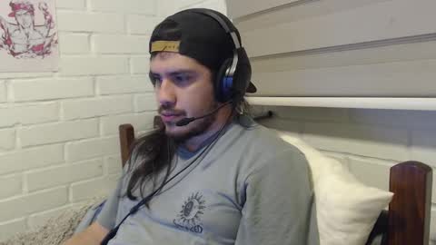 Snapshot of hungweeb chatting on October 14, 3:20 am Rod online show from October 14, 3:20 am