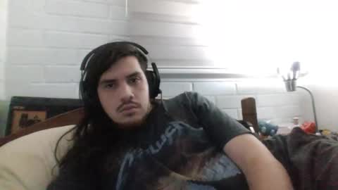 Snapshot of hungweeb chatting on March 11, 2:53 am Rod online show from March 11, 2:53 am