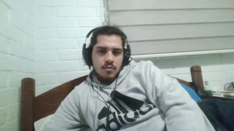 Snapshot of hungweeb chatting on December 7, 3:53 am Rod online show from December 7, 3:53 am