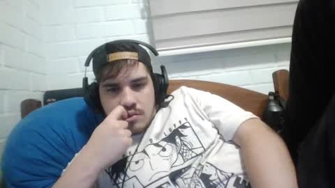 Snapshot of hungweeb chatting on February 9, 5:19 am Rod online show from February 9, 5:19 am
