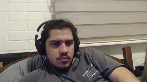 Snapshot of hungweeb chatting on October 13, 1:18 am Rod online show from October 13, 1:18 am