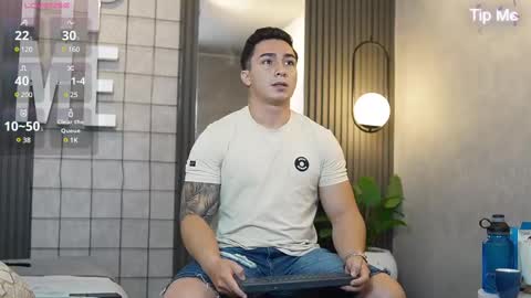 hunk_ryan online show from February 27, 12:23 pm