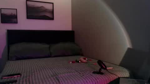 Ivy online show from April 2, 11:44 pm