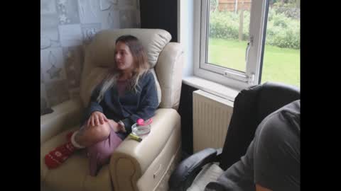 HunterandEsme online show from September 22, 9:13 am