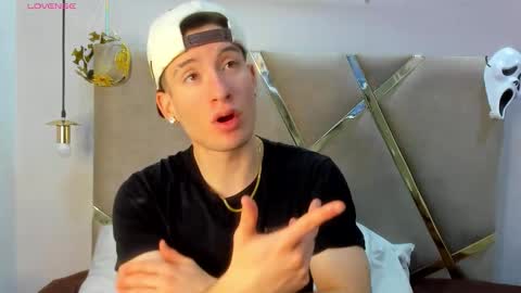 hunterheat_ online show from October 26, 12:39 pm