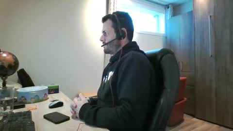 hurley7890 online show from March 12, 6:00 pm