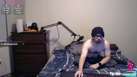 Snapshot of husky_dad chatting on October 22, 4:59 am Husky Dad online show from October 22, 4:59 am