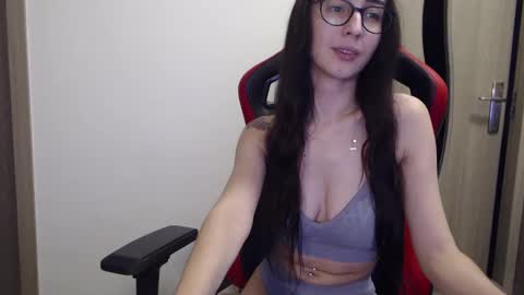 Snapshot of hypefoxxx chatting on February 26, 7:55 am Emma Ava online show from February 26, 7:55 am