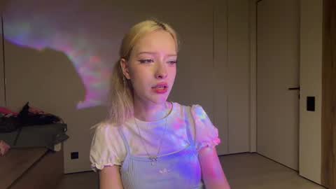 Anny online show from June 22, 5:42 pm