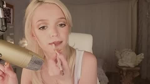 Joselle online show from June 2, 10:12 pm