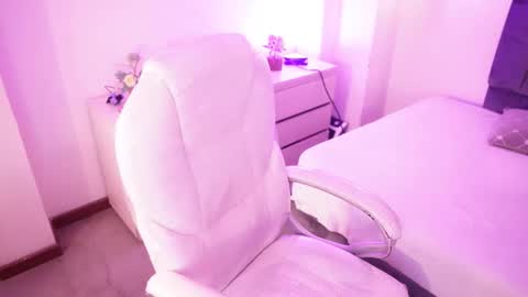 Lucy online show from December 22, 12:45 pm