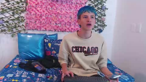 Snapshot of iam_lukas__ chatting on September 14, 4:26 am iam_lukas__ online show from September 14, 4:26 am