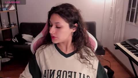 On instagram Imm  NikkiHelp me reach 100 likes online show from December 3, 1:26 am