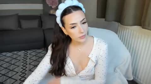 Baby Gal online show from March 24, 2:12 pm