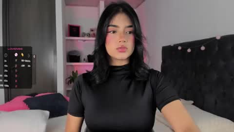 Snapshot of iamjulietaa chatting on January 15, 4:47 am online show from January 15, 4:47 am