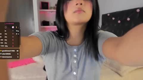 Snapshot of iamjulietaa chatting on January 1, 8:35 am online show from January 1, 8:35 am