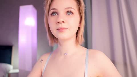 Nina  online show from January 26, 6:58 pm