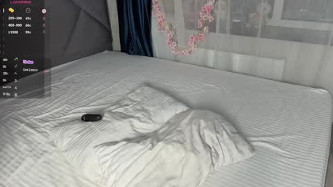 Stella foot size 41 height 175 online show from April 30, 5:40 pm