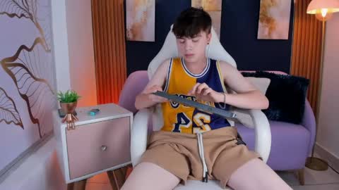 Ian  online show from March 31, 2:06 pm