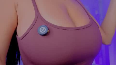  iara smith  online show from March 27, 11:44 am