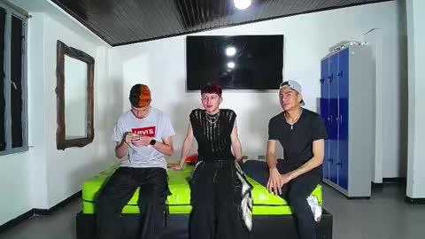 THOMAS AND DAMIAND online show from November 12, 1:02 pm