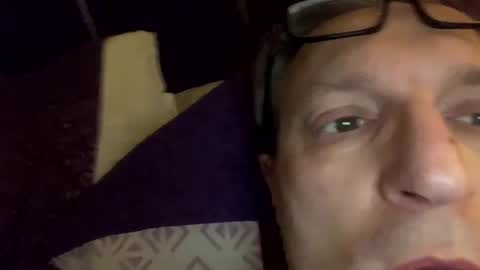 icums4u online show from February 1, 8:29 am