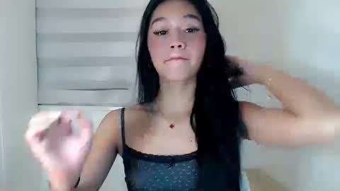 Snapshot of icy_19 chatting on January 16, 8:36 pm icy_19 online show from January 16, 8:36 pm