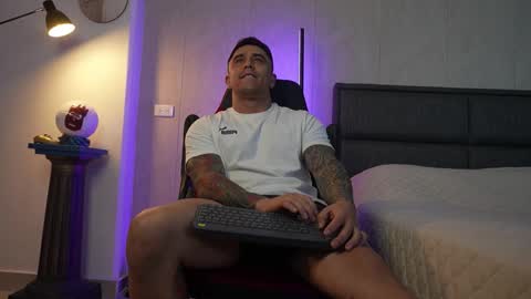 Snapshot of igor_scott chatting on September 16, 2:02 am Igor scott online show from September 16, 2:02 am